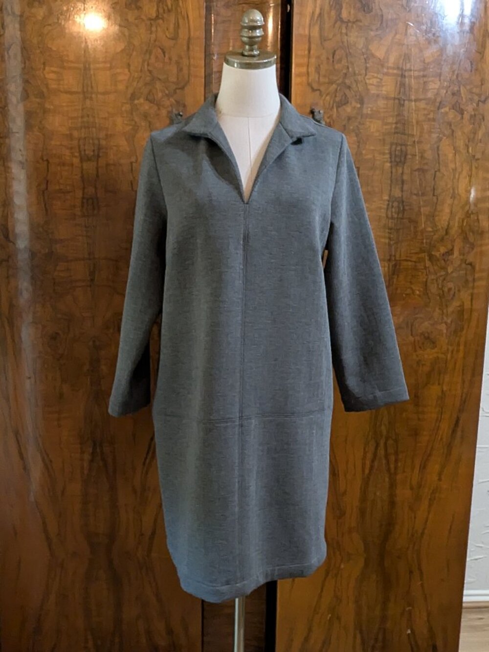 Tuckernuck Clifton Herringbone Shift Dress L Gray Knit VNeck Collar Day to Night